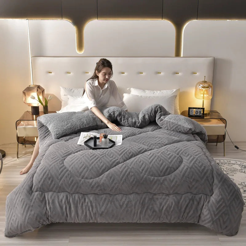 Super Warm Lamb Cashmere Quilt Winter Blanket Velvet Fabric Quilts Thickened Comforter Core Queen Full Size Weighted Blankets