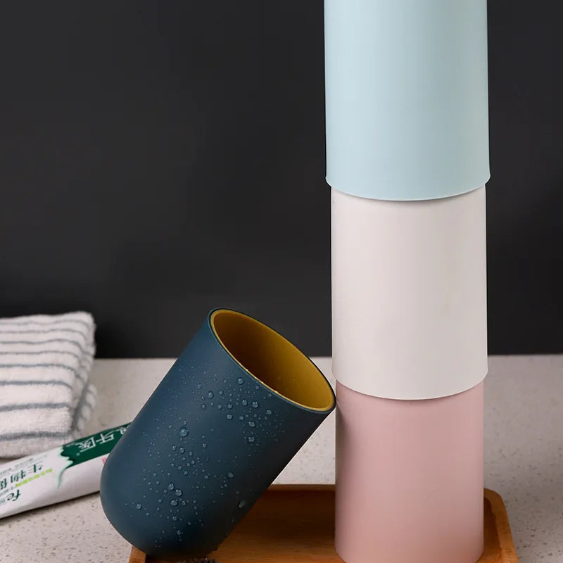 Portable toothbrush holder, Toothbrush cup, easy to clean, durable, Convenient, orderly, Multifunctional plastic toothbrush hold